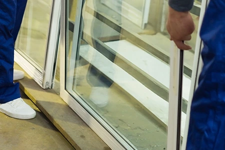 Commercial Glass Repair Technician in Leesburg, FL